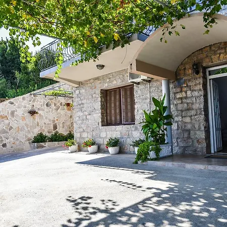 Apartment Kalina Budva